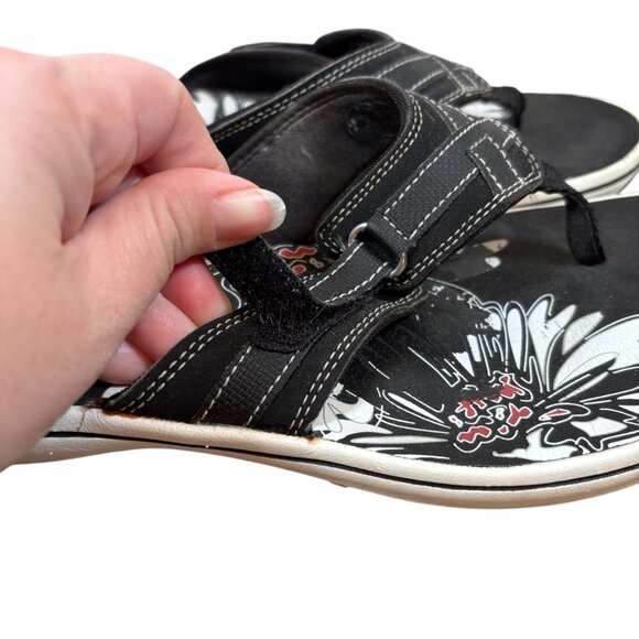 Clarks Breeze Mila Thong Sandals Adjustable White Black Comfort Slides Walking - Picture 6 of 7
